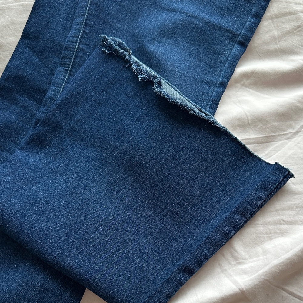 Elegant Dark Blue Flare Jeans - Picture 4 of 6